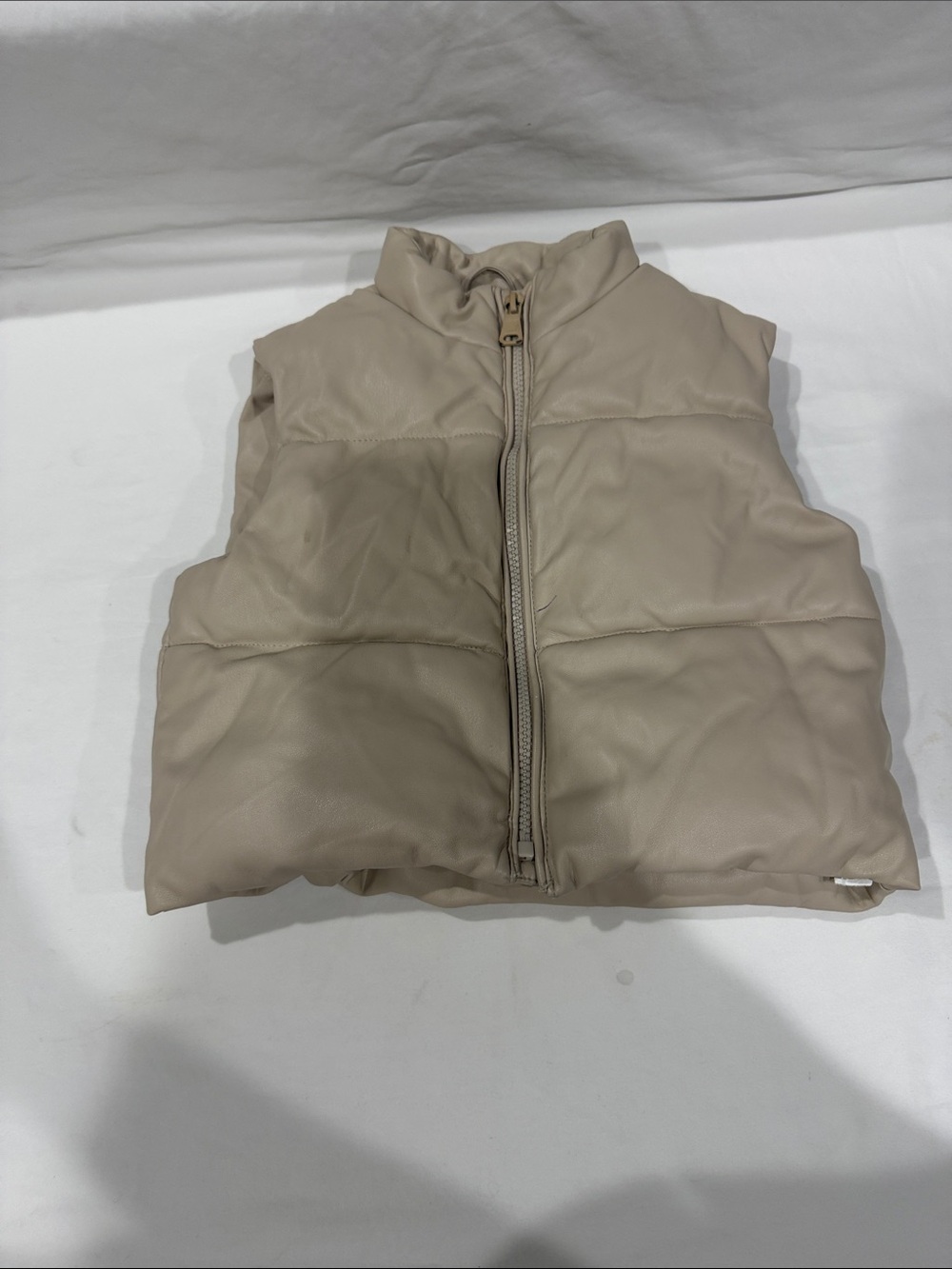 Zara Kids Sleeveless Puffer Vest in Light Beige